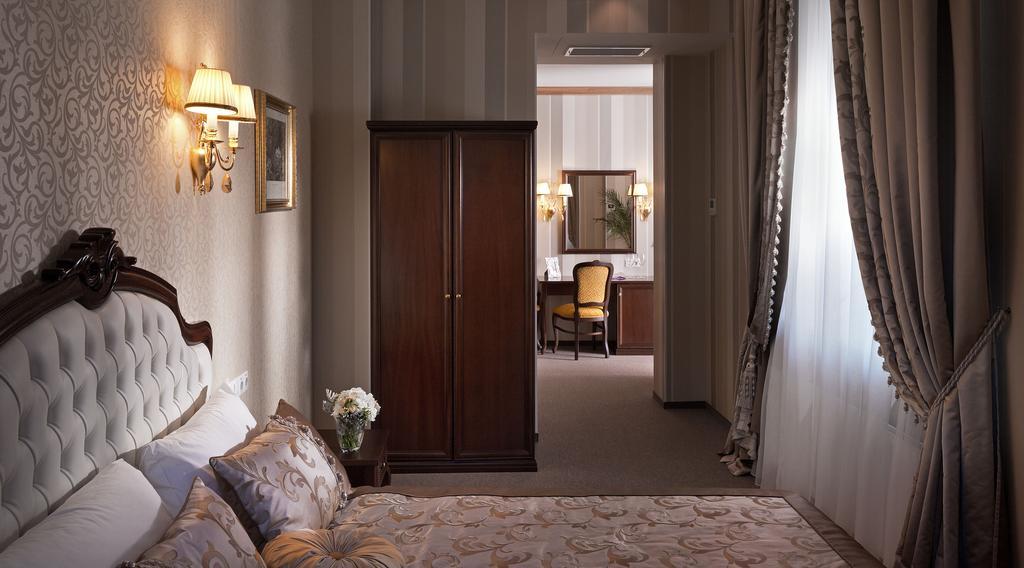 Iris Art Hotel Charków Zewnętrze zdjęcie