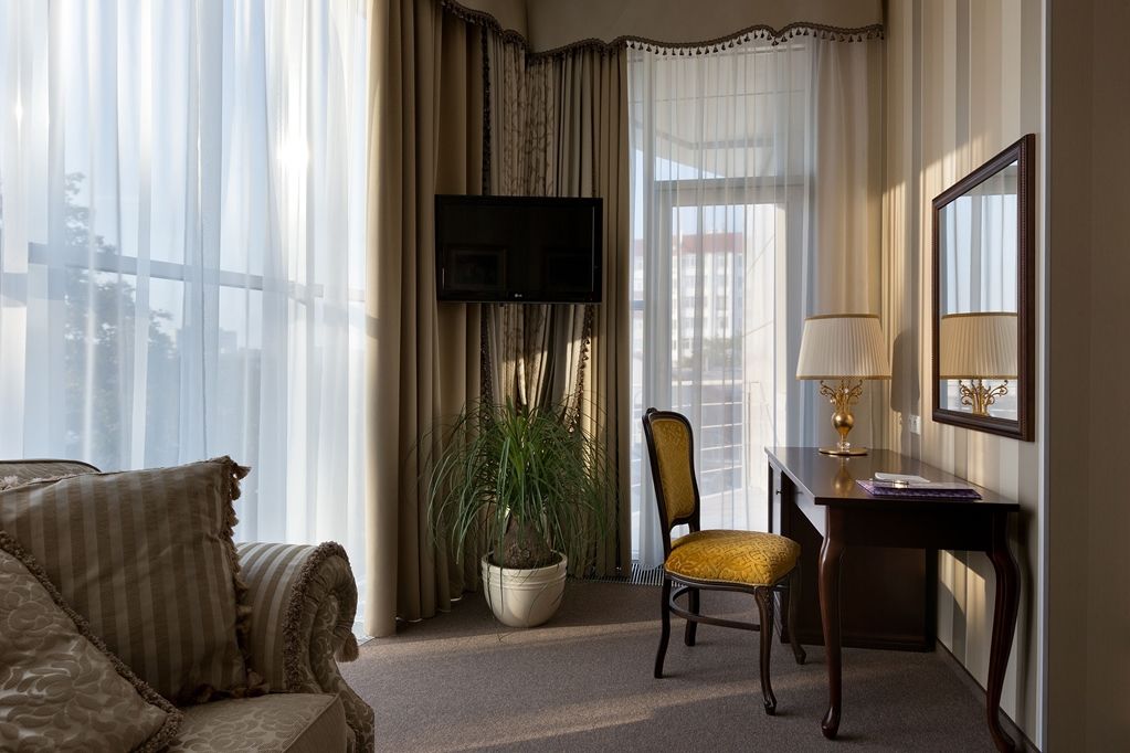 Iris Art Hotel Charków Pokój zdjęcie