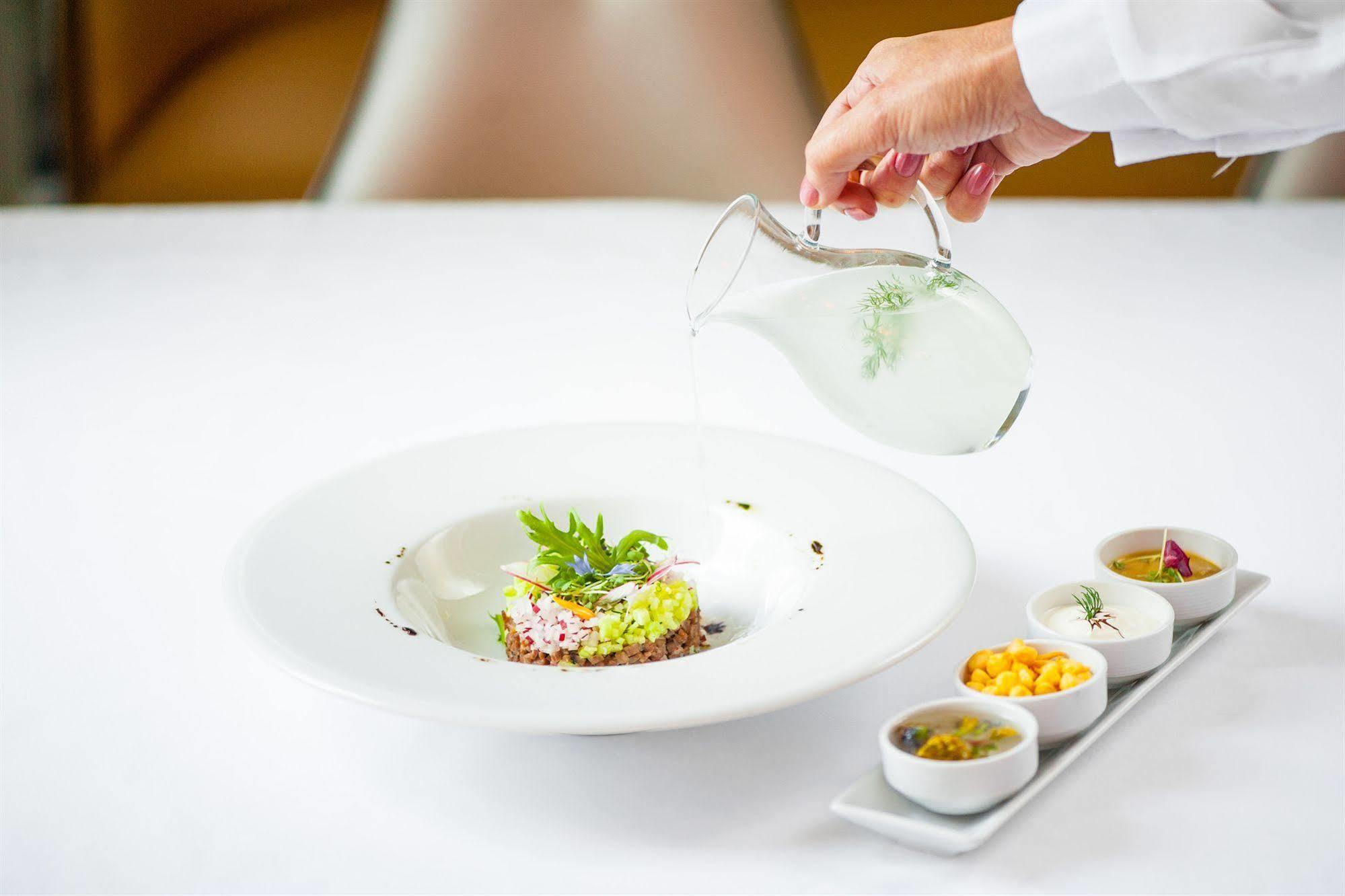 Iris Art Hotel Charków Zewnętrze zdjęcie