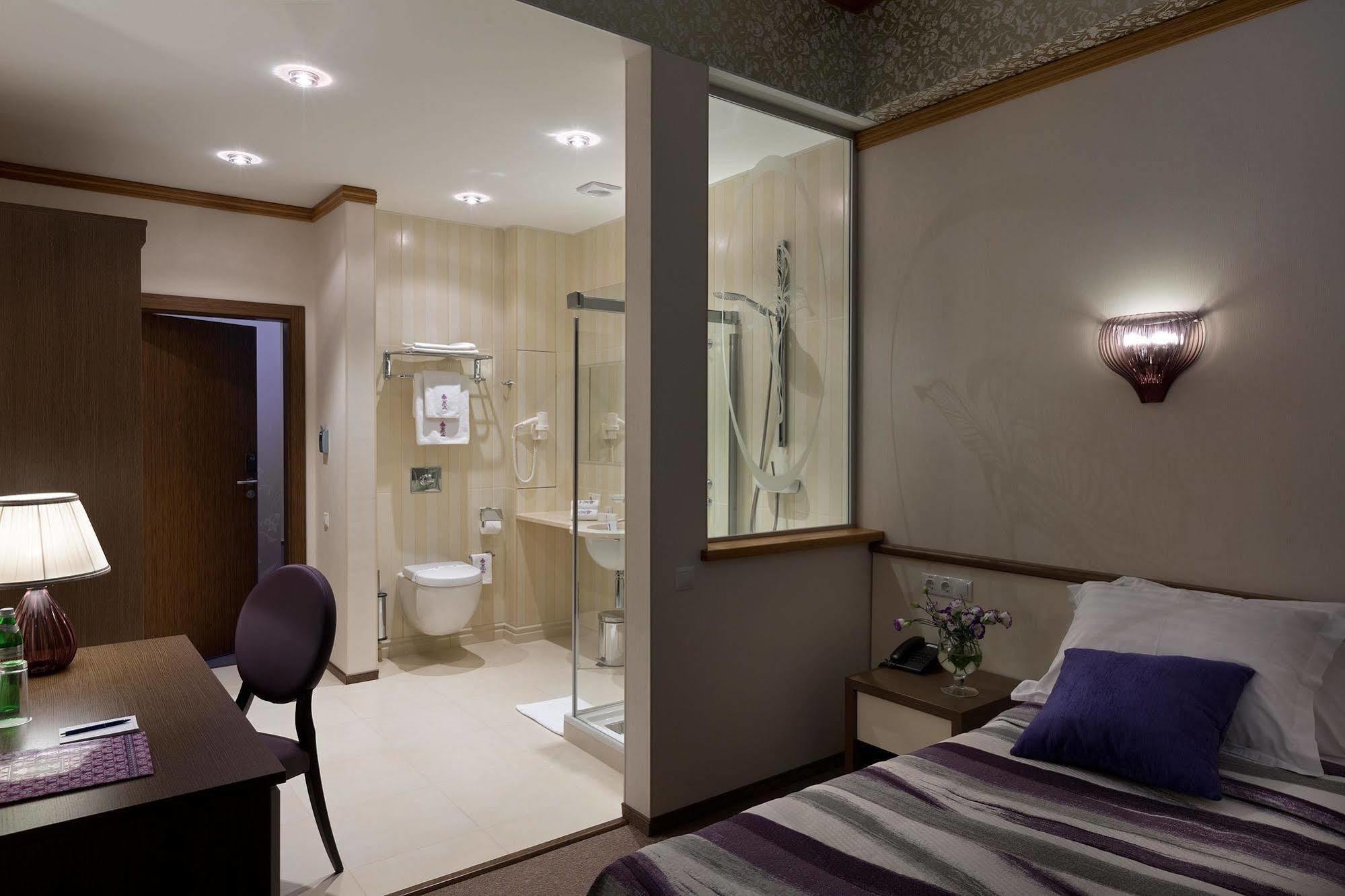 Iris Art Hotel Charków Zewnętrze zdjęcie