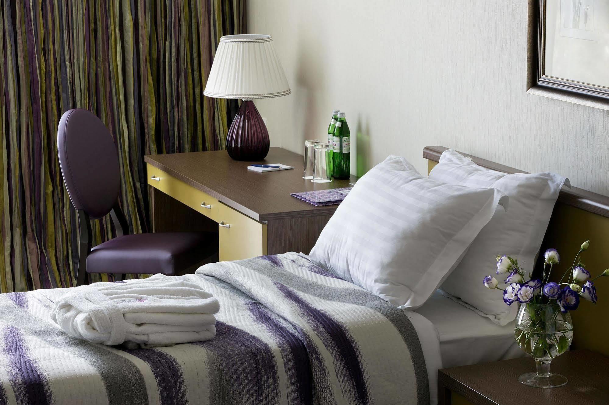 Iris Art Hotel Charków Zewnętrze zdjęcie