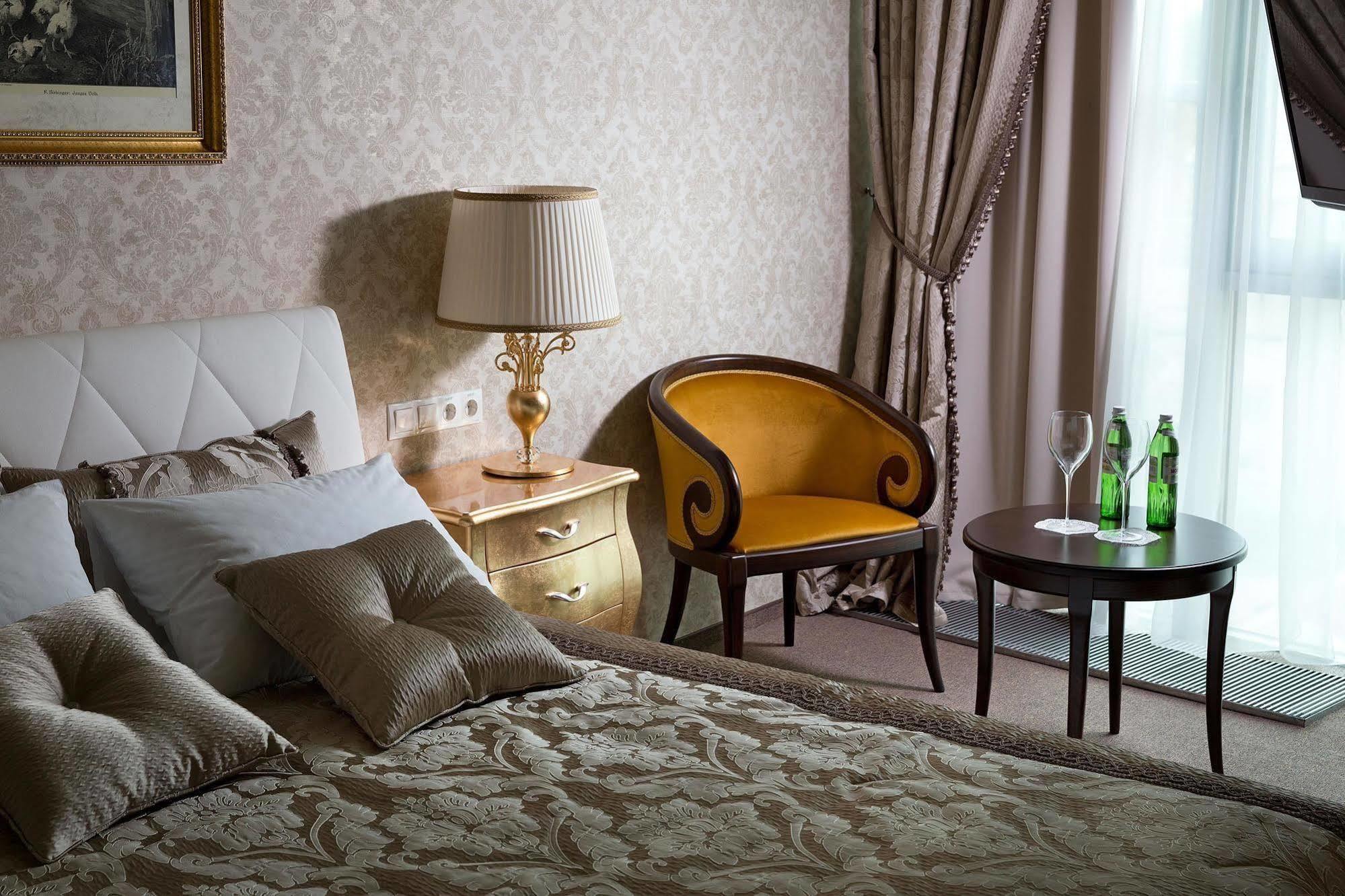 Iris Art Hotel Charków Zewnętrze zdjęcie