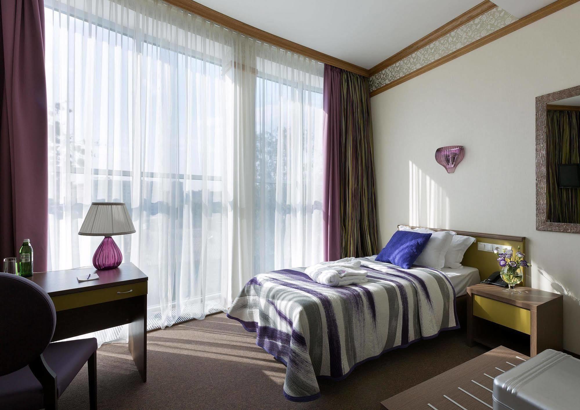 Iris Art Hotel Charków Zewnętrze zdjęcie