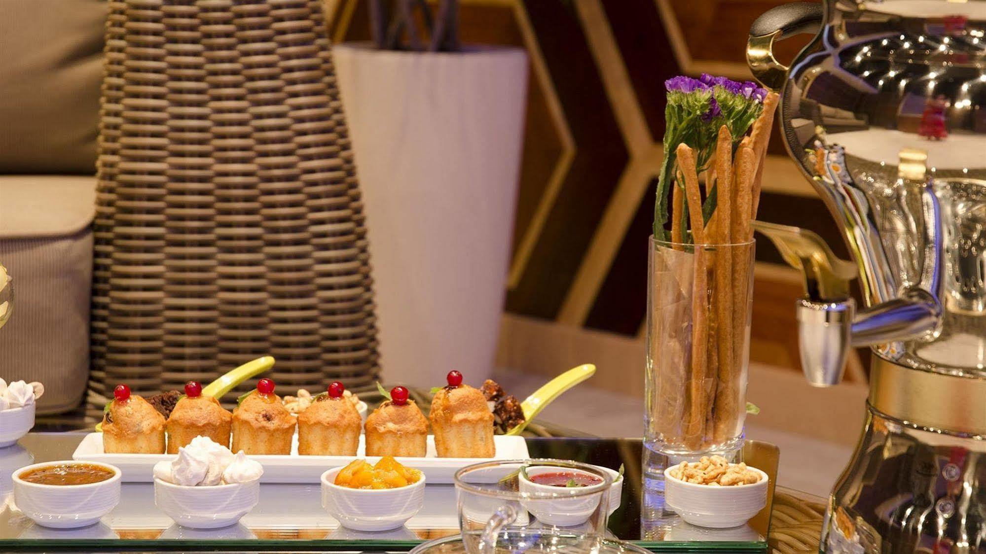 Iris Art Hotel Charków Zewnętrze zdjęcie
