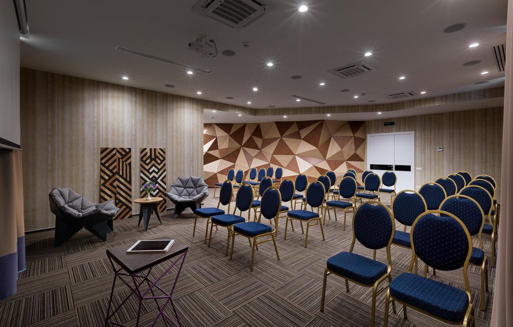 Iris Art Hotel Charków Zewnętrze zdjęcie