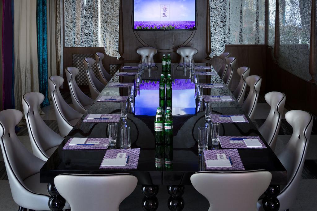 Iris Art Hotel Charków Zewnętrze zdjęcie